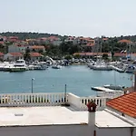 Apartman By The Sea Jezera, Murter - 5063 Jezera