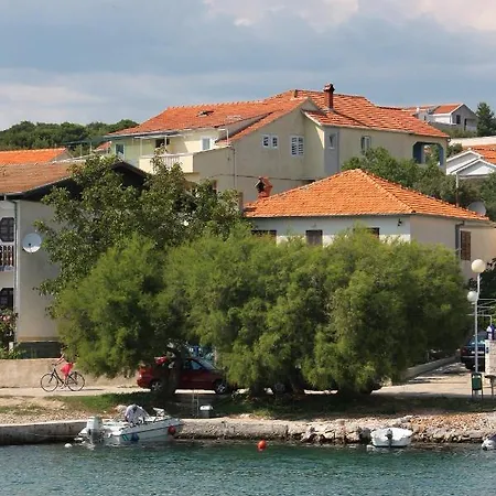 Apartment Apartments By The Sea Jezera, Murter - 5063 *