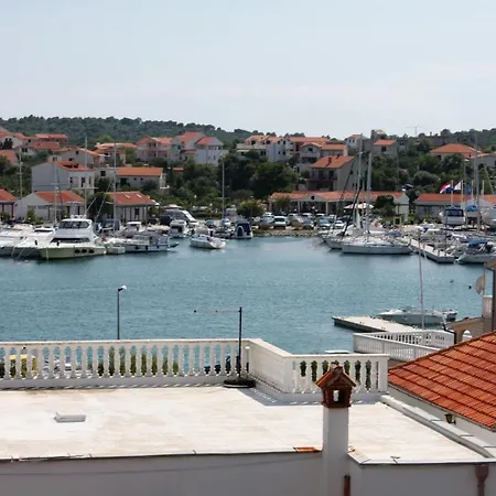 Apartment Apartments By The Sea Jezera, Murter - 5063 Jezera