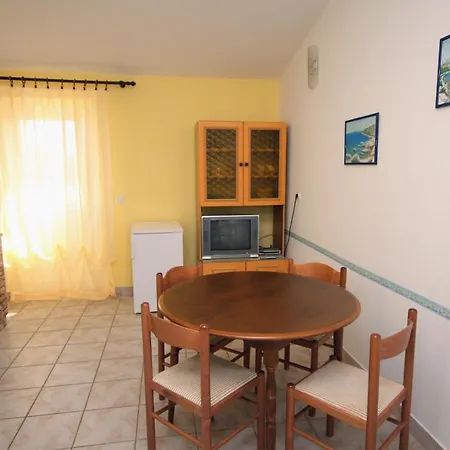 Apartment Apartments By The Sea Jezera, Murter - 5063 *