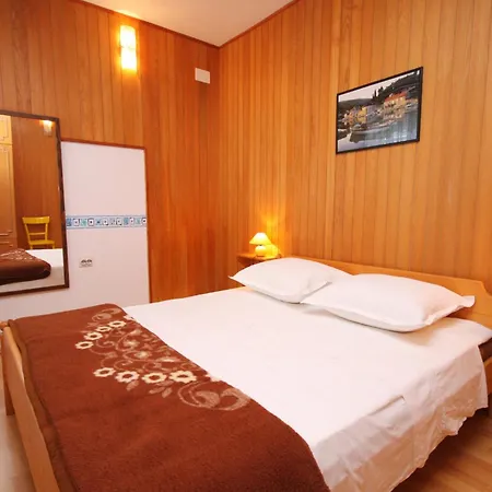 Apartment Apartments By The Sea Jezera, Murter - 5063 Jezera