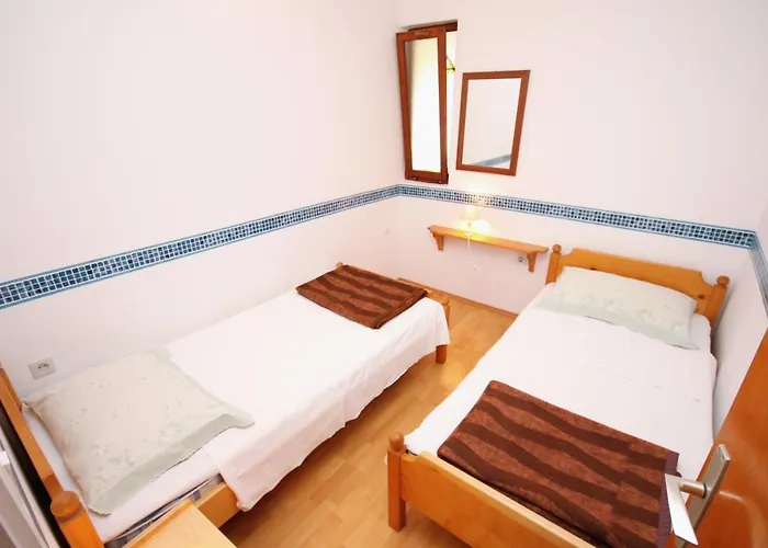 Apartman By The Sea Jezera, Murter - 5063 *